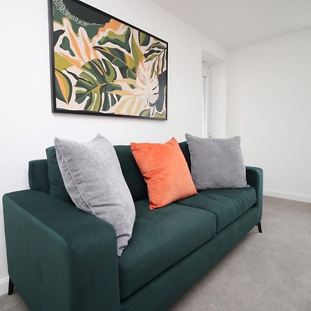No 43 Stadium Views By Ssw - 2Br, Parking, Sleeps 4, 3Min Walk To Stadium, 10Min Drive To City Centre, Marina And Close To M4 Morriston Zewnętrze zdjęcie