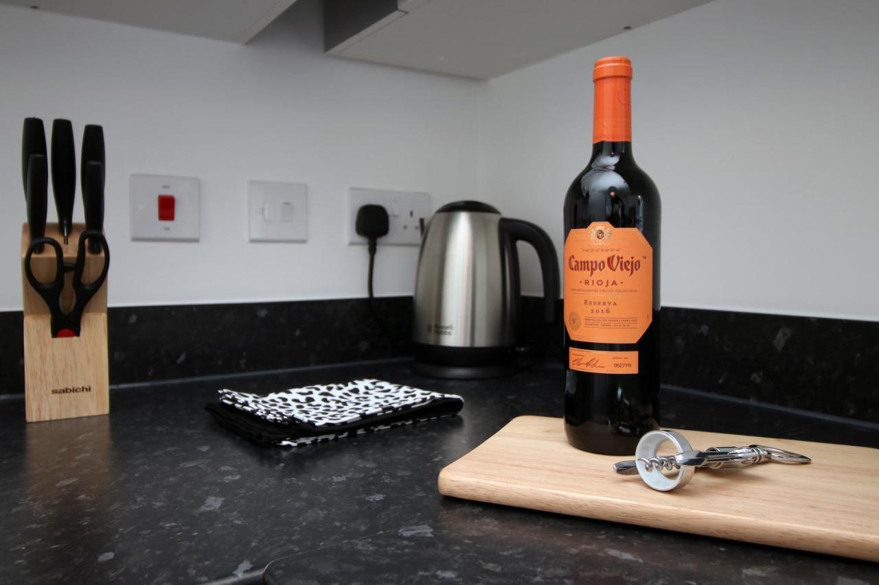 No 43 Stadium Views By Ssw - 2Br, Parking, Sleeps 4, 3Min Walk To Stadium, 10Min Drive To City Centre, Marina And Close To M4 Morriston Zewnętrze zdjęcie
