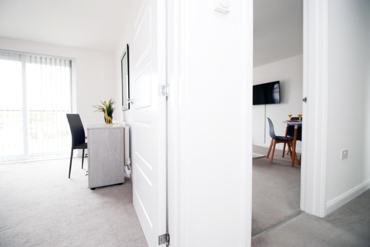 No 43 Stadium Views By Ssw - 2Br, Parking, Sleeps 4, 3Min Walk To Stadium, 10Min Drive To City Centre, Marina And Close To M4 Morriston Zewnętrze zdjęcie