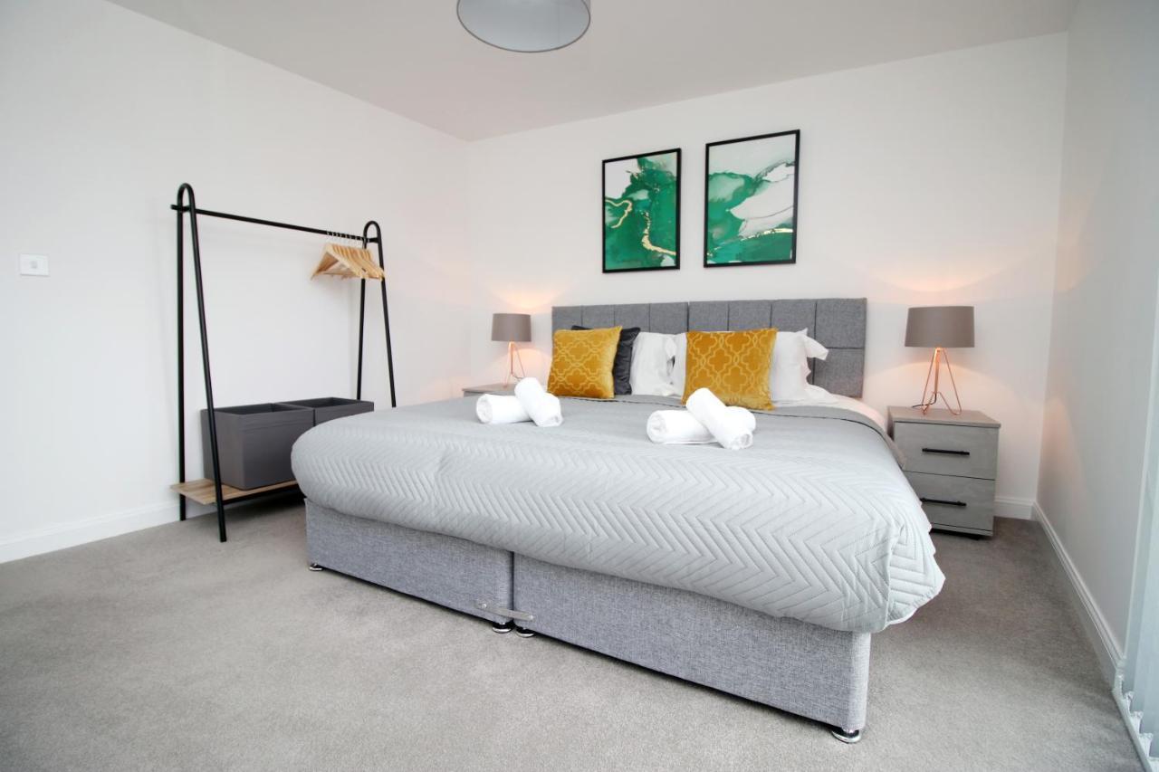 No 43 Stadium Views By Ssw - 2Br, Parking, Sleeps 4, 3Min Walk To Stadium, 10Min Drive To City Centre, Marina And Close To M4 Morriston Zewnętrze zdjęcie
