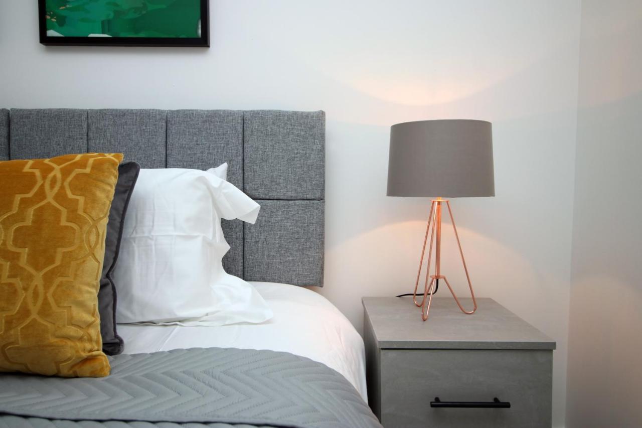 No 43 Stadium Views By Ssw - 2Br, Parking, Sleeps 4, 3Min Walk To Stadium, 10Min Drive To City Centre, Marina And Close To M4 Morriston Zewnętrze zdjęcie